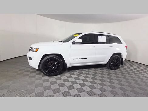 Used 2019 Jeep Grand Cherokee Altitude RWD image 45
