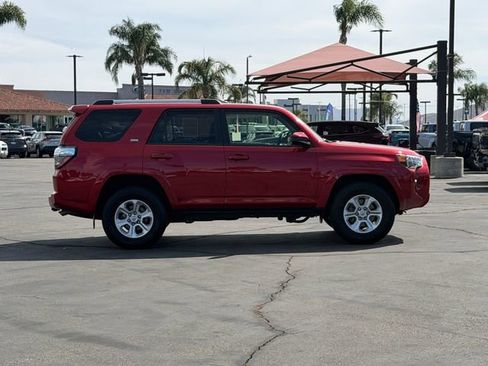 Used 2021 Toyota 4Runner SR5 RWD image 4