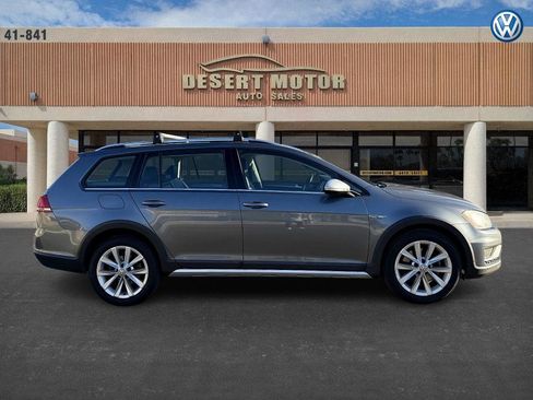 Used 2017 Volkswagen Golf Alltrack SE image 4