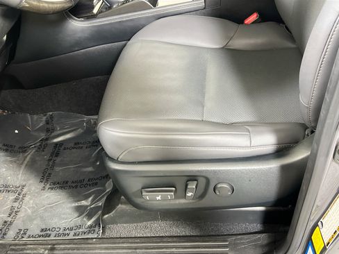 Used 2022 Lexus GX 460 Premium w/ Premium Package AWD/4WD image 19