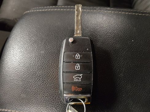 Used 2019 Kia Sportage LX FWD image 32