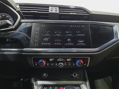 Certified 2025 Audi Q3 2.0T Premium Plus w/ Premium Plus Package image 23