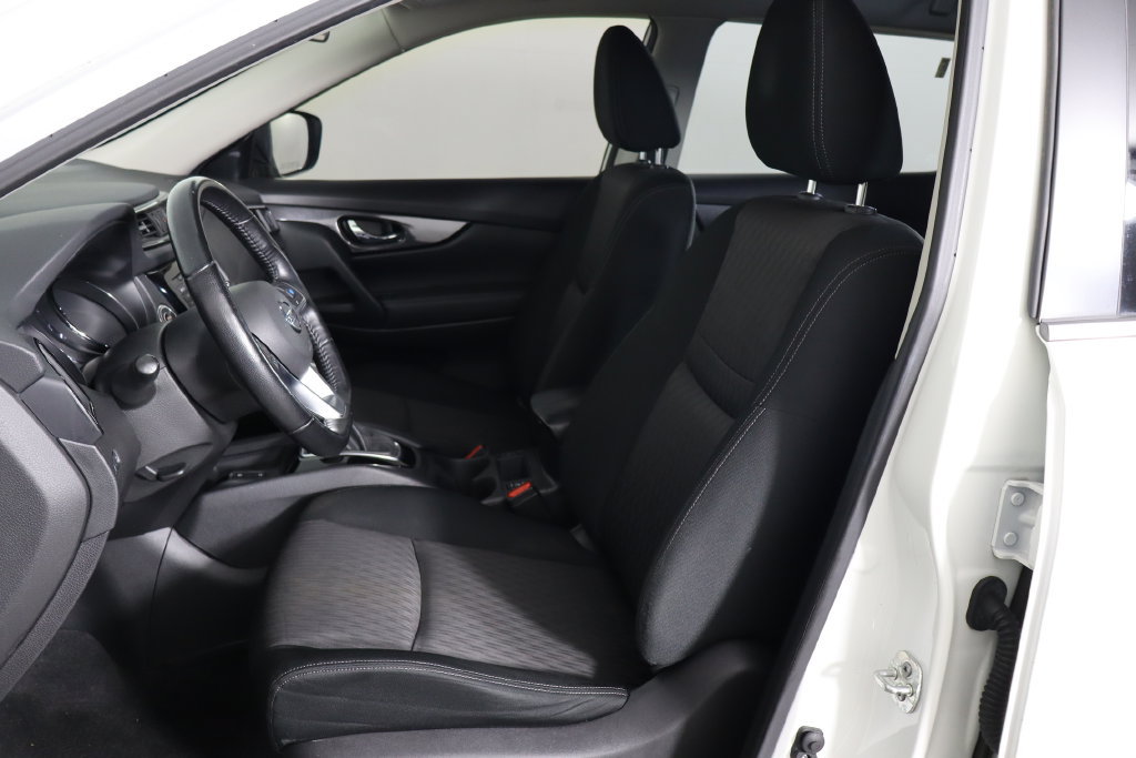 Used 2020 Nissan Rogue SV w/ Premium Package FWD image 14