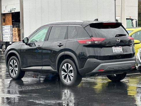 Used 2023 Nissan Rogue SV w/ SV Premium B Package image 5