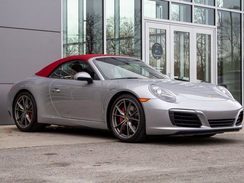 Used 2018 Porsche 911 Carrera S image 3