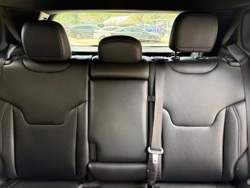 Used 2025 Jeep Compass Limited image 34