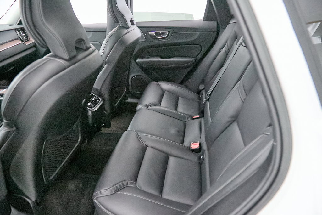 Certified 2023 Volvo XC60 B6 Ultimate w/ Climate Package AWD/4WD image 24