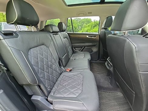 Used 2024 Volkswagen Atlas SEL Premium R-Line AWD/4WD image 18
