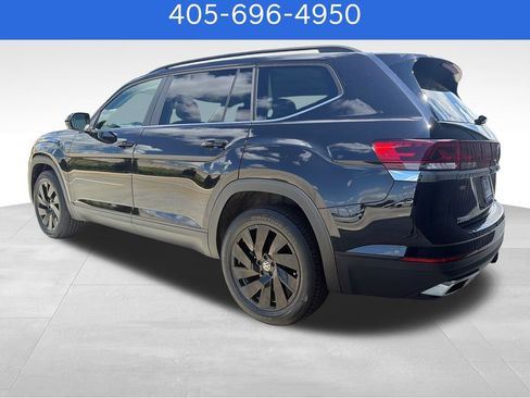 Used 2026 Volkswagen Atlas SE AWD/4WD image 3