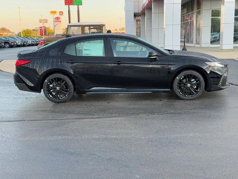 New 2026 Toyota Camry SE (Natl) image 2