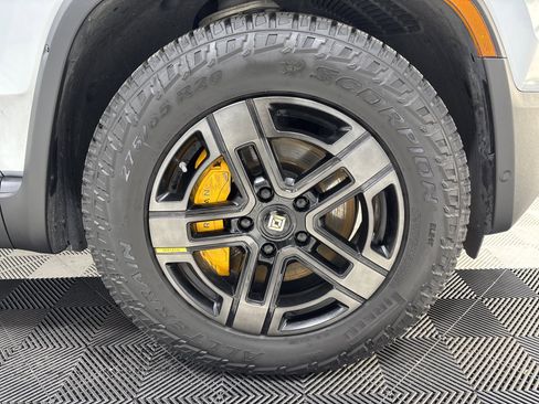 Used 2023 Rivian R1T Adventure image 11