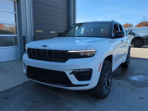 New 2025 Jeep Grand Cherokee Summit image 11