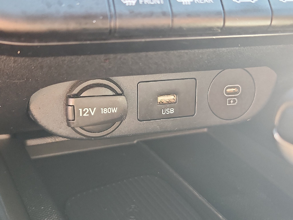 Used 2025 Hyundai Elantra Sport FWD image 18