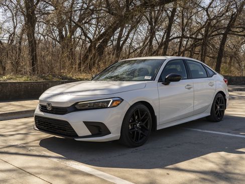 Used 2023 Honda Civic Sport image 5