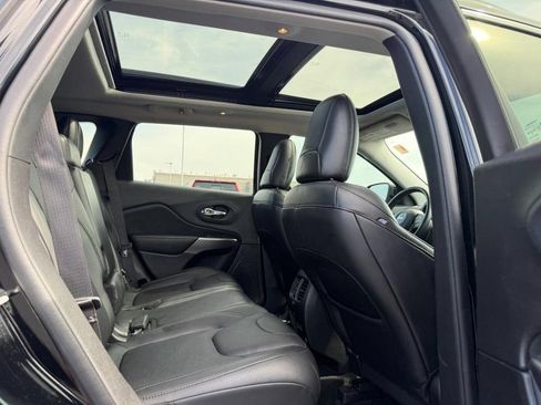 Used 2022 Jeep Cherokee Limited w/ Elite Package AWD/4WD image 10