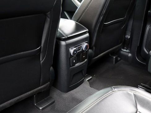 Used 2022 Ford Explorer XLT w/ Equipment Group 202A image 14