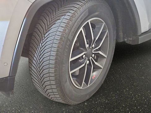 Used 2019 Jeep Grand Cherokee Trailhawk AWD/4WD image 35