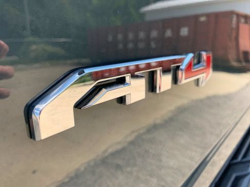Used 2025 GMC Yukon XL AT4 AWD/4WD image 35