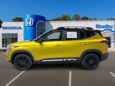 Used 2022 Kia Seltos Nightfall Edition image 5