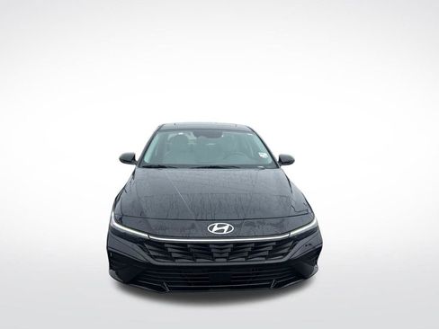 Used 2025 Hyundai Elantra Limited FWD image 8