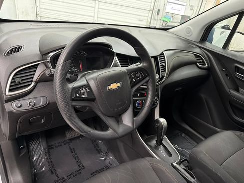 Used 2019 Chevrolet Trax LT FWD image 15