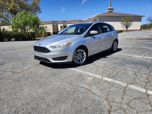 Used 2016 Ford Focus SE image 3