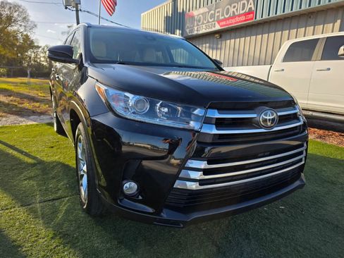 Used 2017 Toyota Highlander Limited image 1