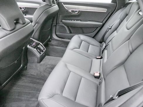 Certified 2025 Volvo S90 B6 Plus image 22