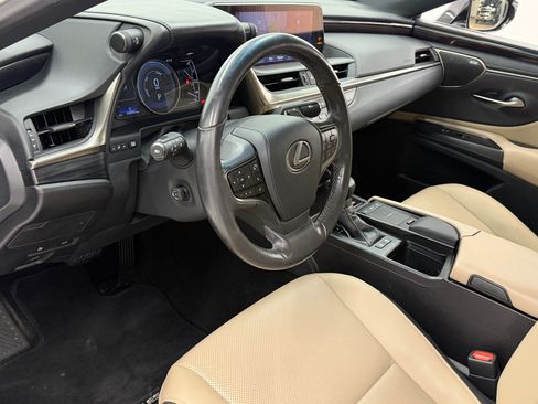 Used 2021 Lexus ES 300h w/ Premium Package FWD image 3