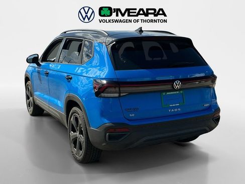 Used 2025 Volkswagen Taos SE AWD/4WD image 3