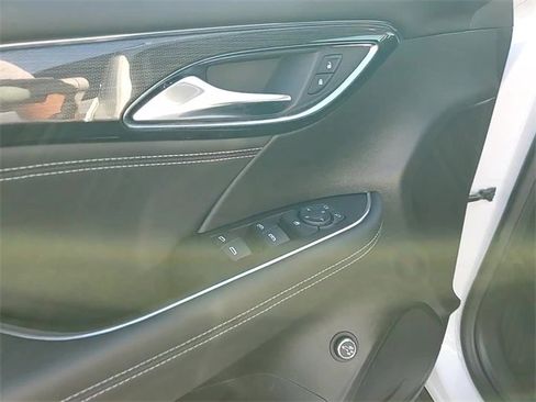 Used 2022 Buick Envision Preferred image 12