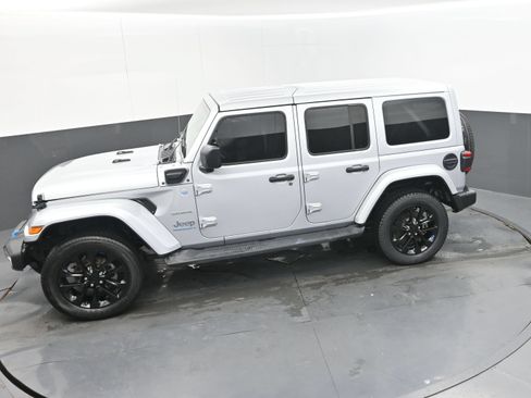 Used 2023 Jeep Wrangler Unlimited Sahara w/ Cold Weather Group AWD/4WD image 34