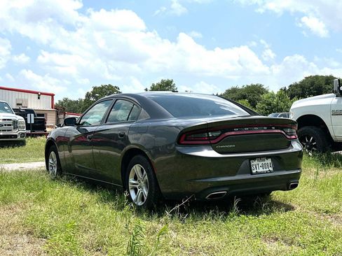 Used 2020 Dodge Charger SXT w/ Leather Interior Group RWD image 3