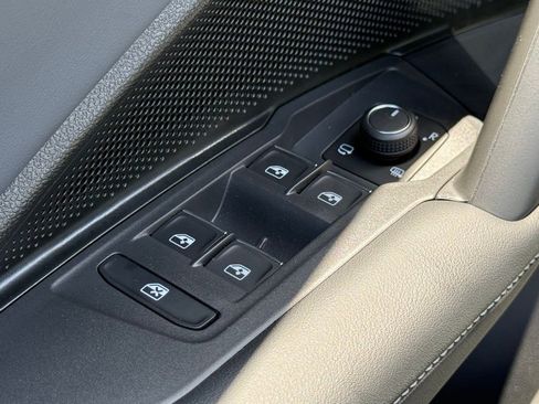 New 2026 Volkswagen Tiguan SEL R-Line AWD/4WD image 11