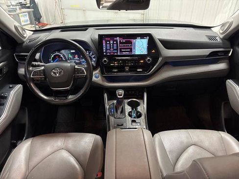 Used 2021 Toyota Highlander Platinum AWD/4WD image 13