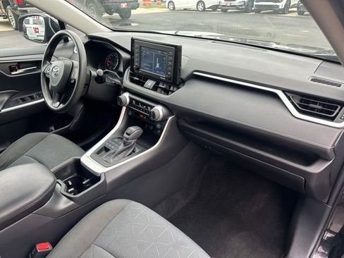 Used 2022 Toyota RAV4 XLE image 23