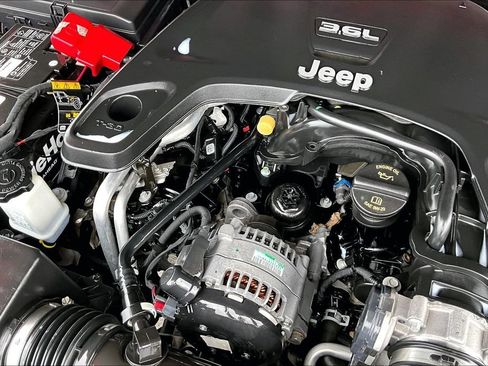 Used 2020 Jeep Wrangler Sport AWD/4WD image 30