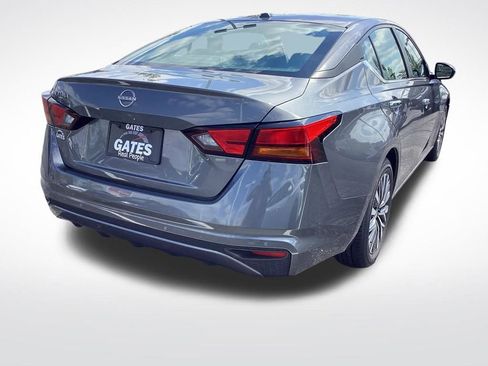 Used 2025 Nissan Altima 2.5 SV FWD image 9