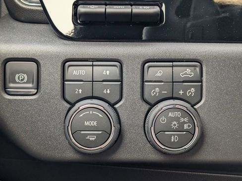 New 2026 Chevrolet Silverado 1500 ZR2 AWD/4WD image 16