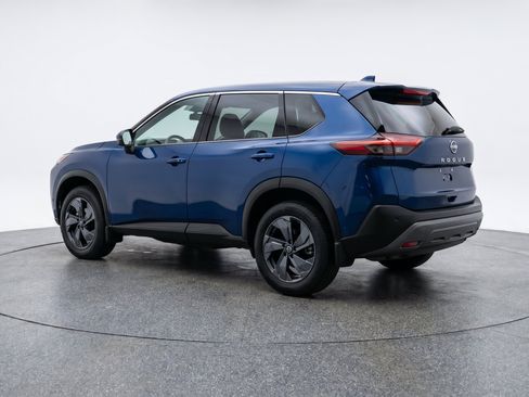 Used 2025 Nissan Rogue SV FWD image 6
