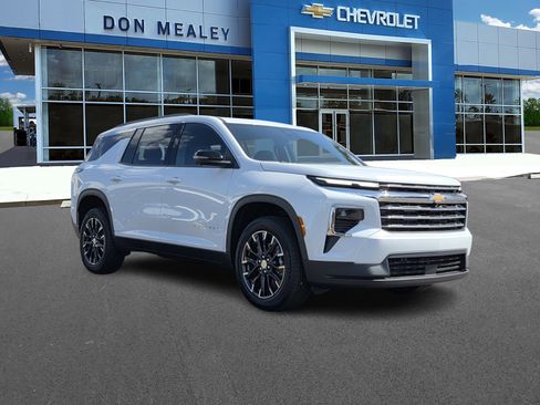 New 2026 Chevrolet Traverse LT w/ Sun and Wheel Package image 1