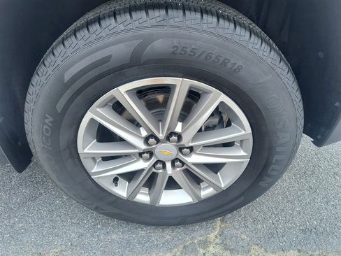 Used 2022 Chevrolet Traverse LT w/ LPO, Cargo Package FWD image 10