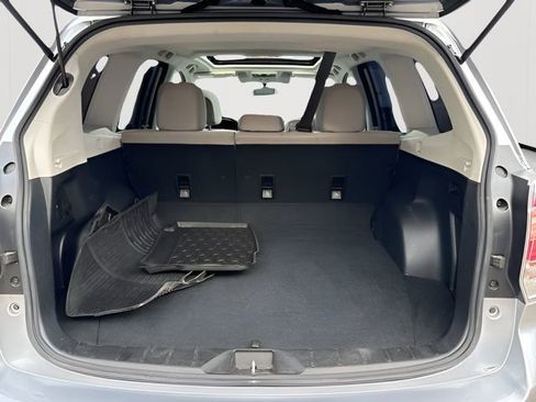 Used 2017 Subaru Forester 2.5i Premium image 11
