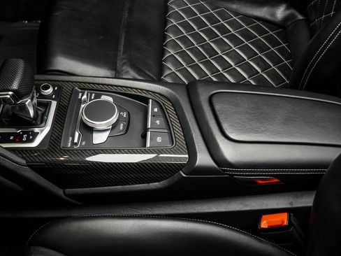 Used 2017 Audi R8 V10 w/ Carbon Exterior Package image 29