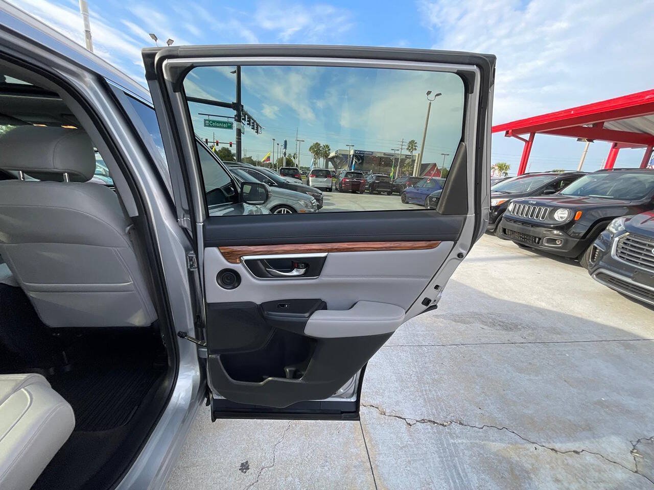 Used 2019 Honda CR-V Touring image 16