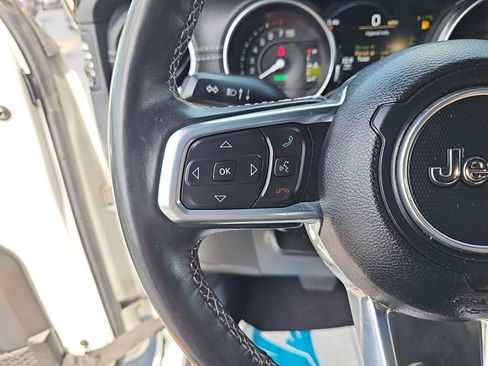 Used 2022 Jeep Wrangler Unlimited Sahara w/ Cold Weather Group AWD/4WD image 13