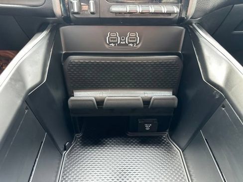 Used 2024 RAM 2500 Big Horn w/ Night Edition AWD/4WD image 18