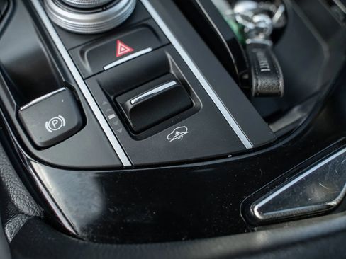 Used 2018 Maserati Levante Sport Utility 4D image 27