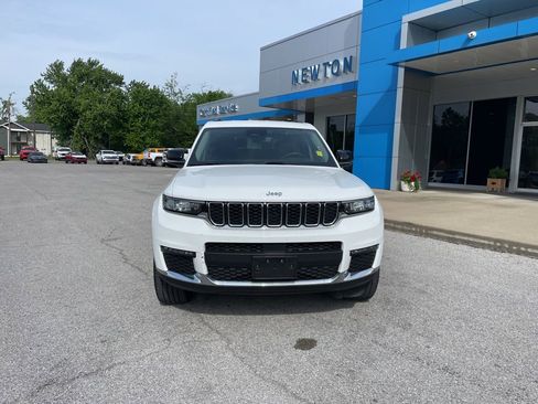 Used 2023 Jeep Grand Cherokee L Limited AWD/4WD image 3