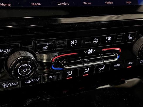 New 2025 Jeep Grand Cherokee Limited w/ Luxury Tech Group II image 21